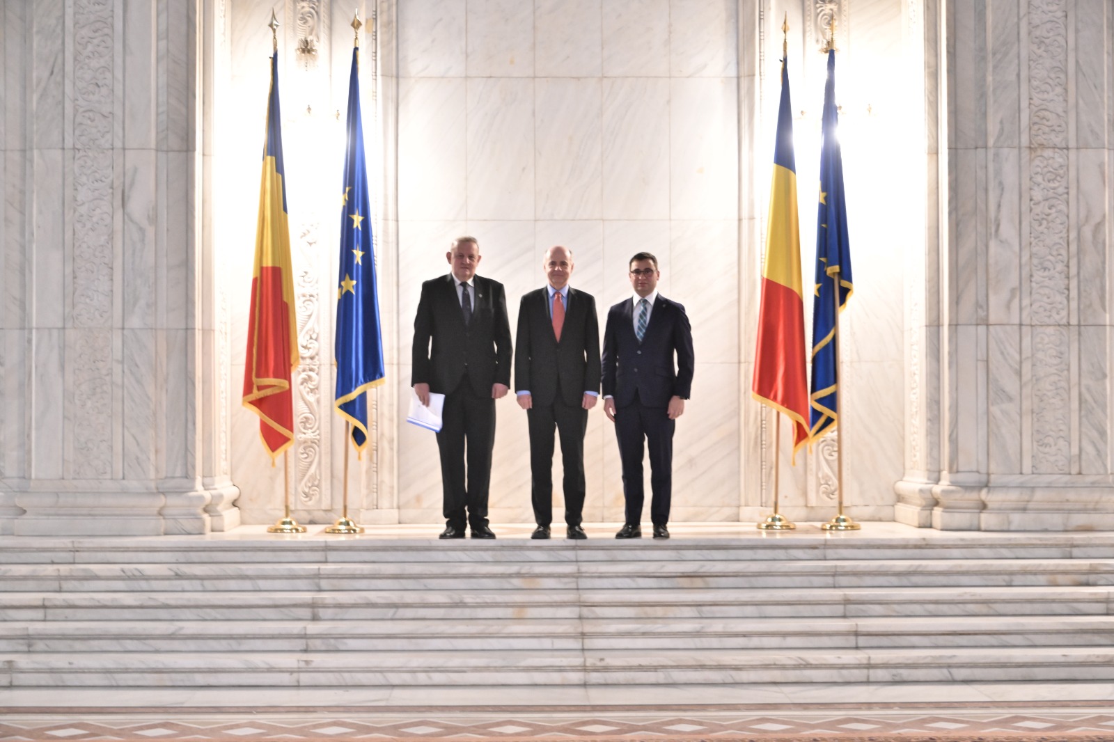 Întrevederea senatorului Glad-Aurel Varga, președintele Comisiei pentru mediu, cu E.S. Martin Košatka, ambasadorul Republicii Cehe la București