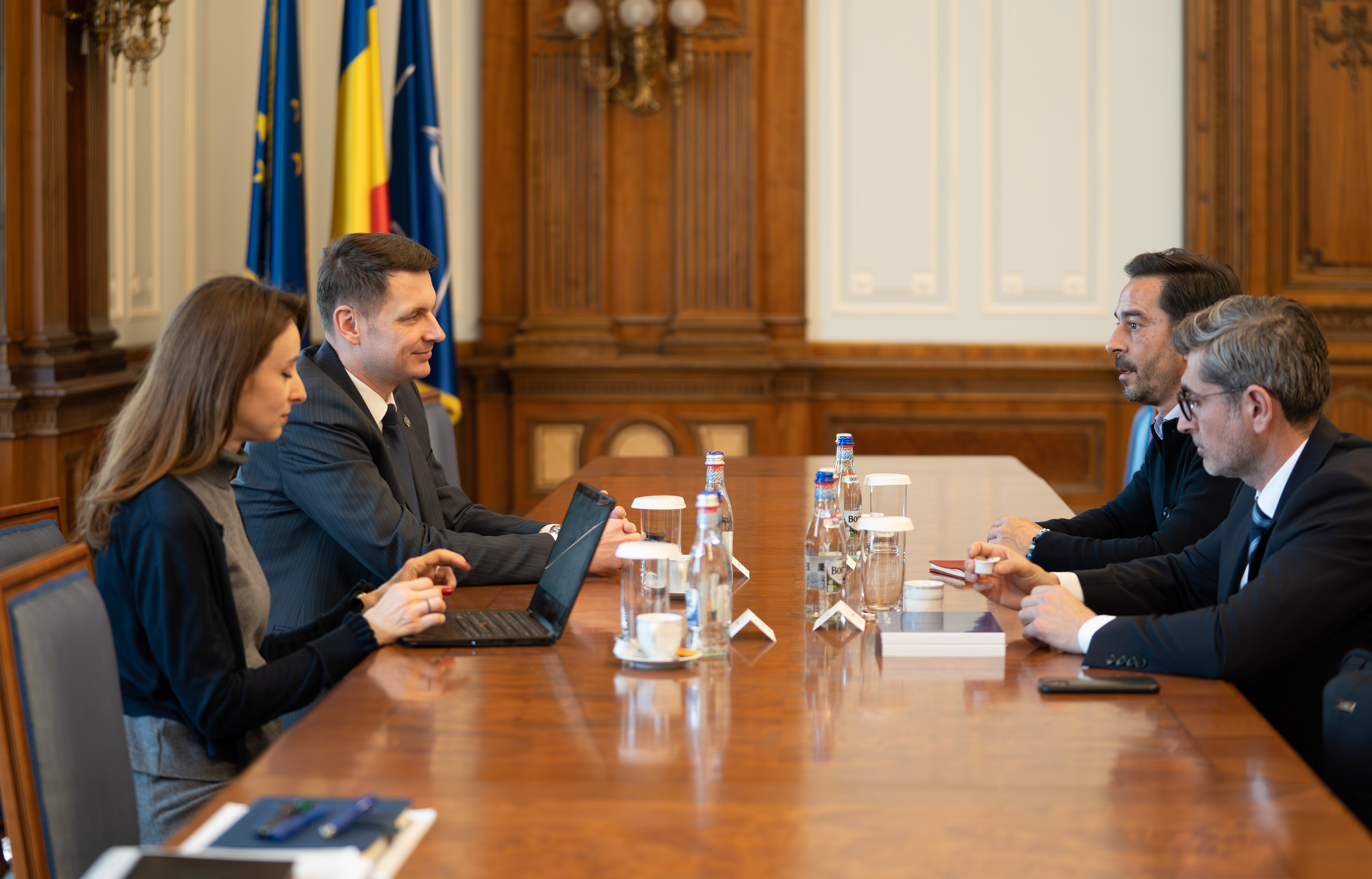 Întrevederea președintelui interimar al Senatului, Mircea Abrudean, cu delegația companiei OMV Petrom