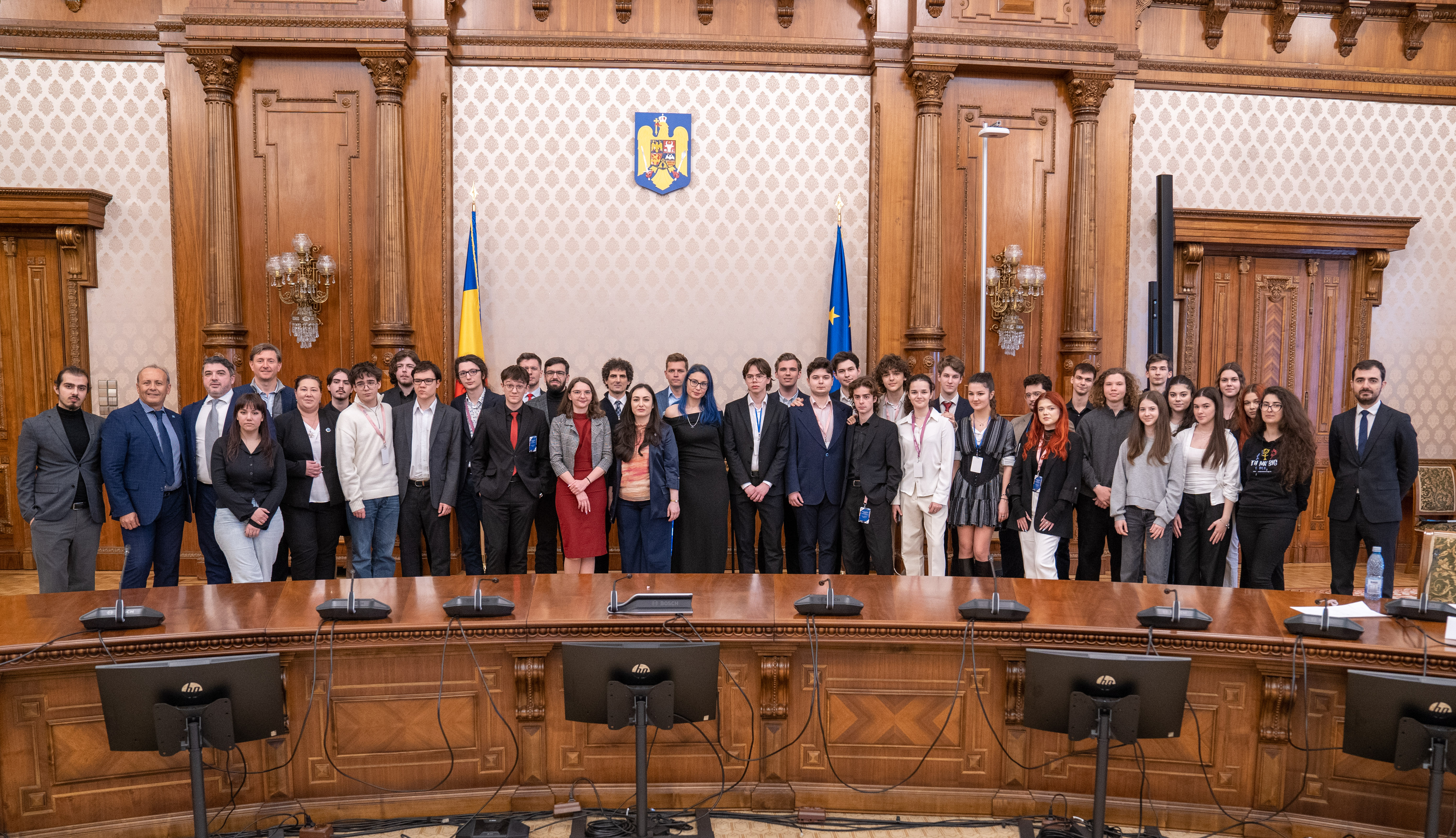 Senatul României a găzduit prima ediție a competiției „Senatul României dezbate!”