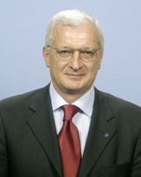 FRUNDA György